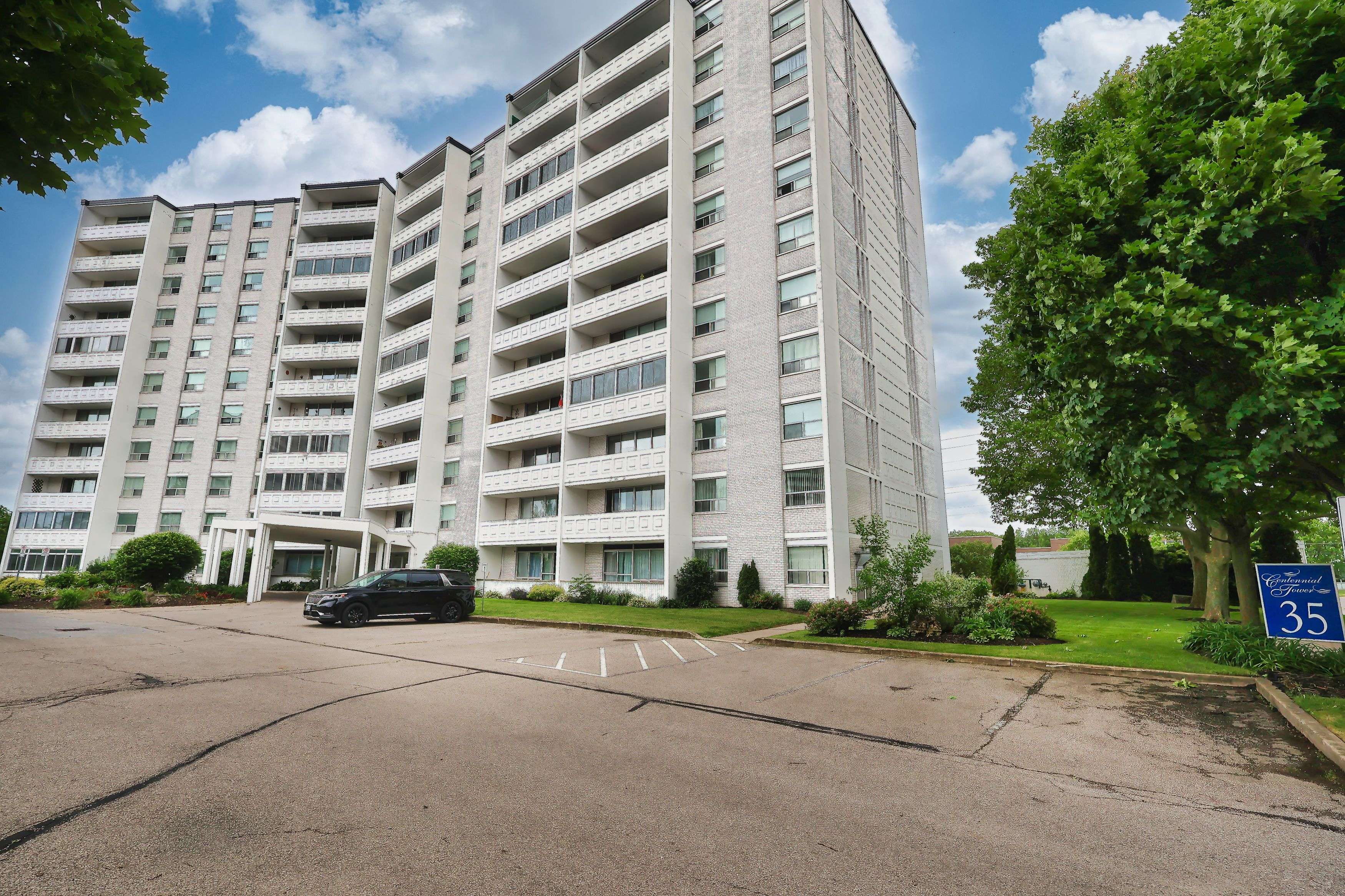 St. Catharines, ON L2T 3G8,35 Towering Heights BLVD #1002