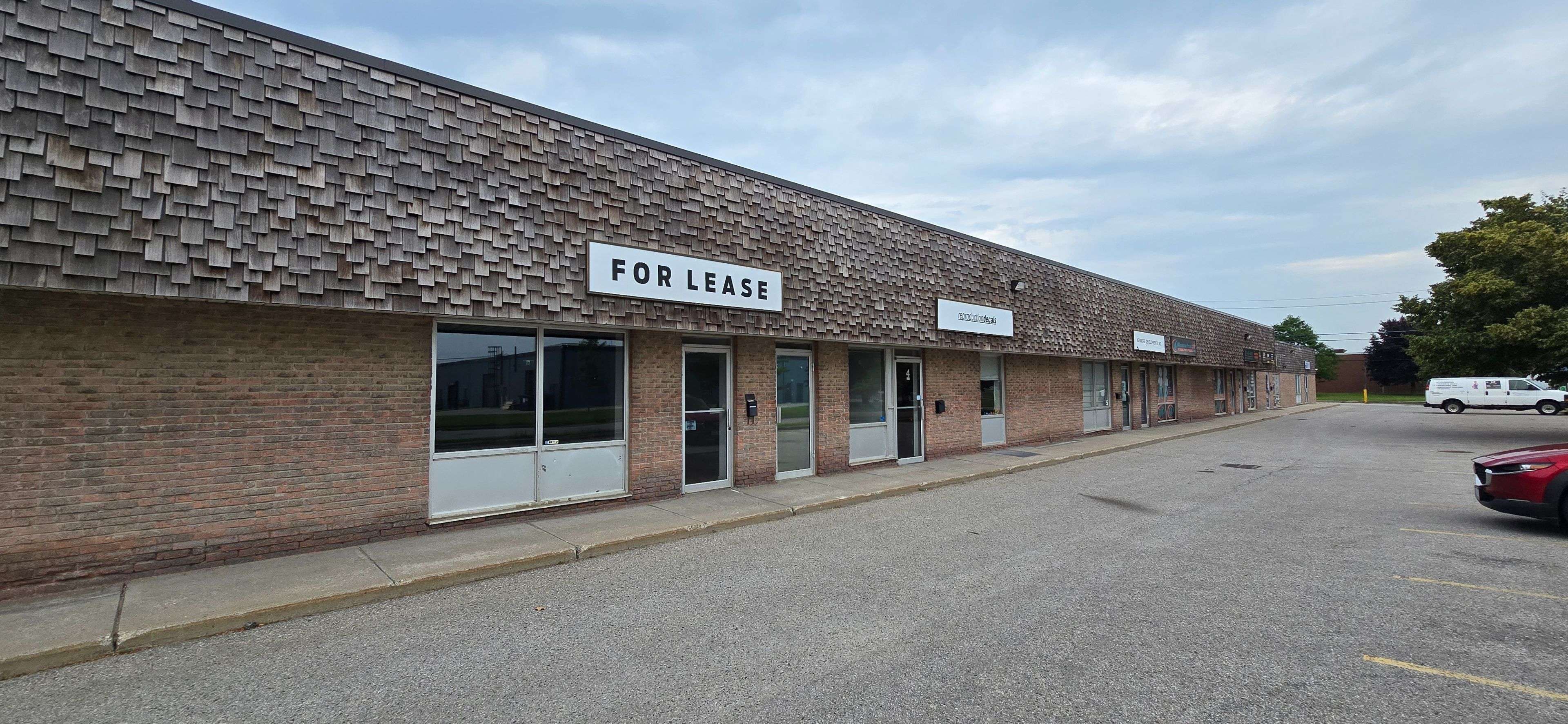 London South, ON N6E 1R2,100 Bessemer RD #3