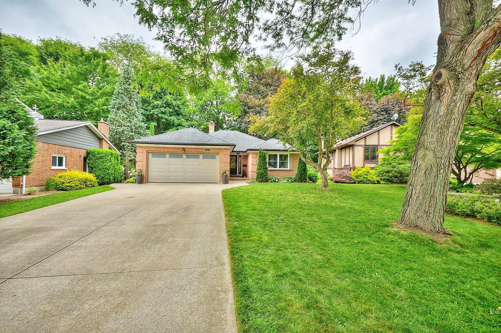 Pelham, ON L0S 1E1,12 Deerpark CRES