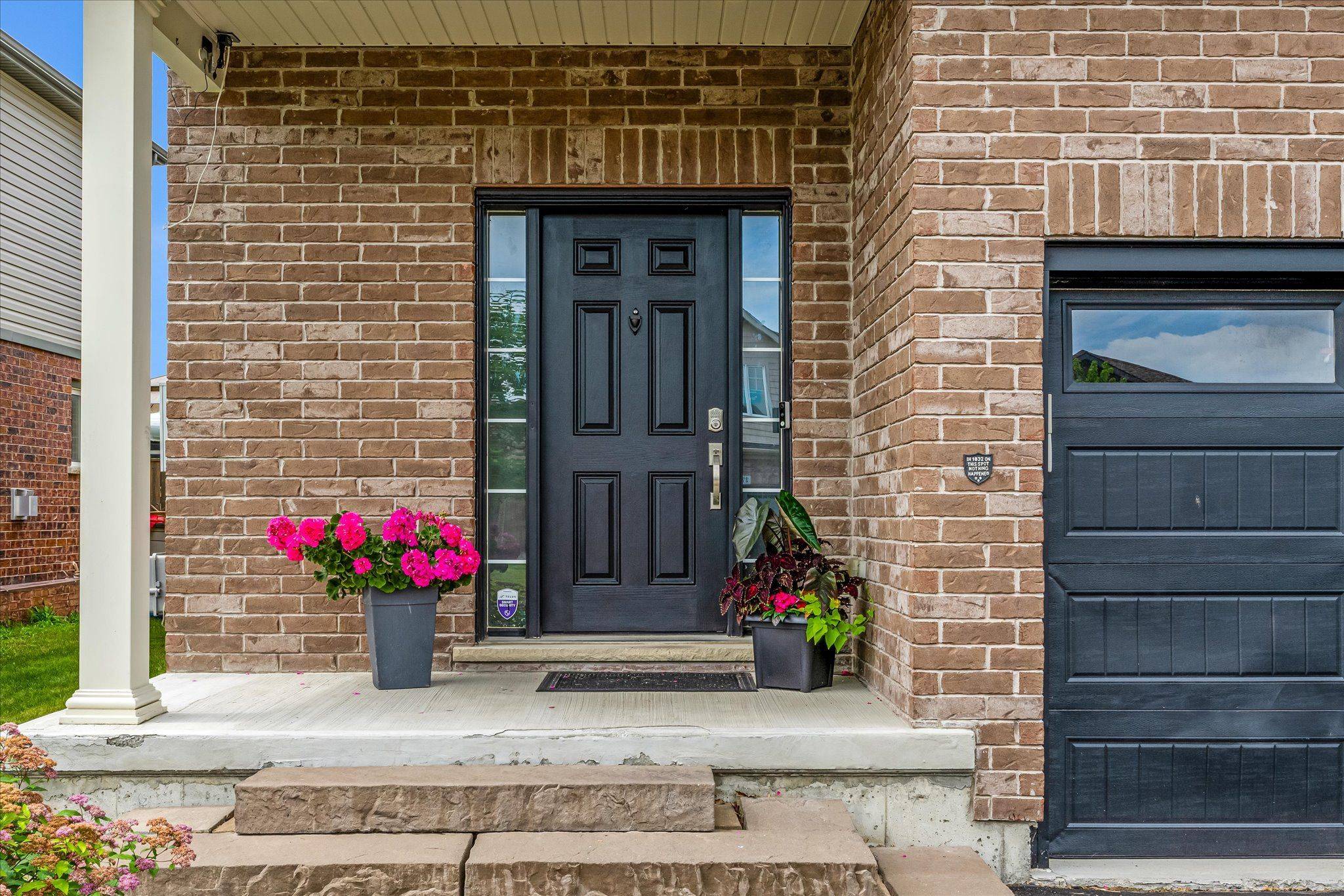 Welland, ON L3C 0B1,278 Cardinal CRES