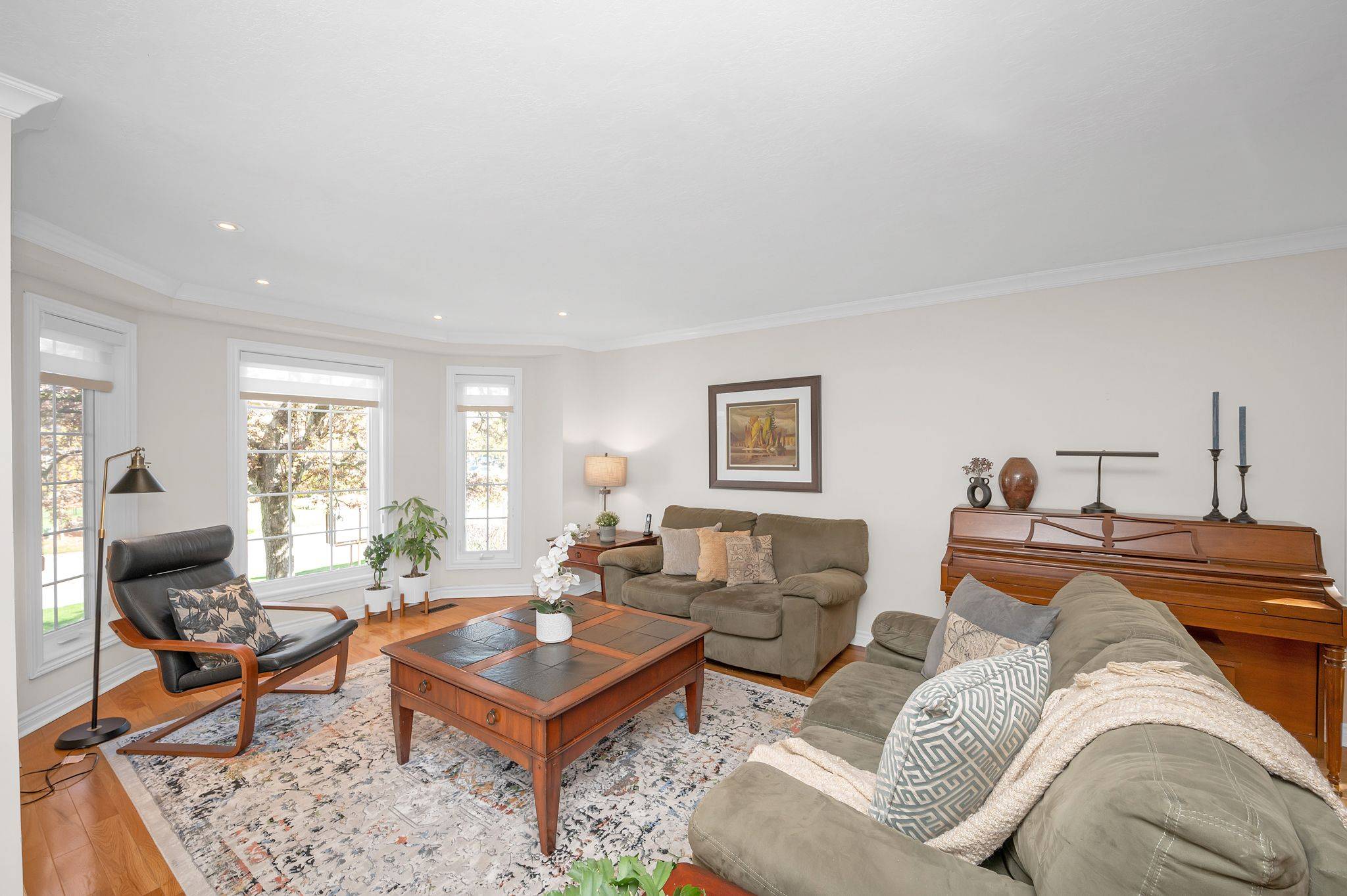 Hamilton, ON L8E 4Z9,22 Waterford CRES