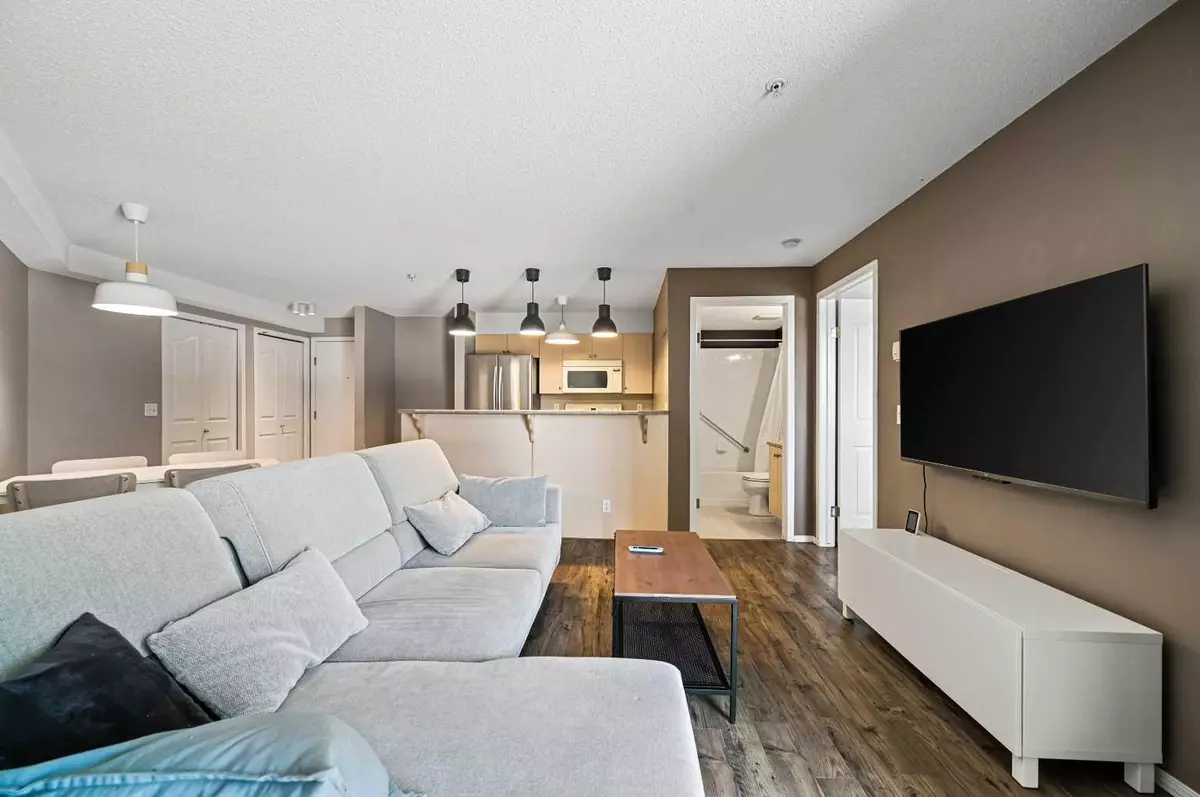 Calgary, AB T2Z 0B4,10 Prestwick Bay Southeast #4209