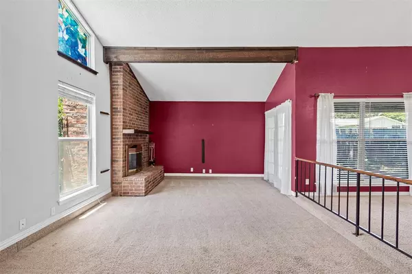 Benbrook, TX 76126,9944 Farmington Drive
