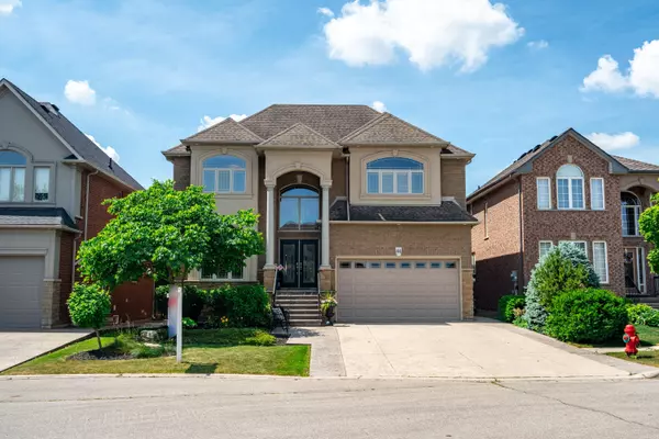 44 Parkmanor DR, Hamilton, ON L8E 5L2