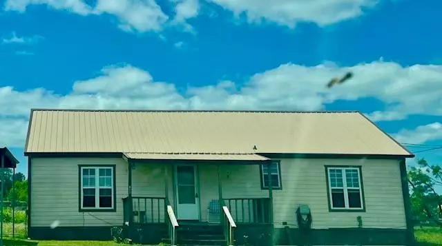 825 Oaks Crossing Road, Mineral Wells, TX 76067