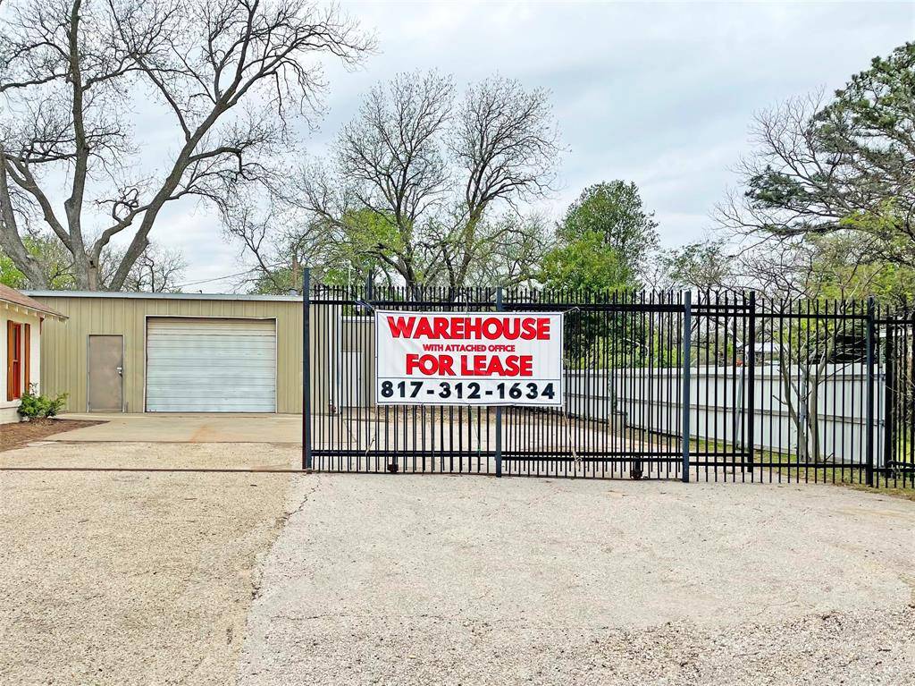 310 S Broadway Street #B, Joshua, TX 76058