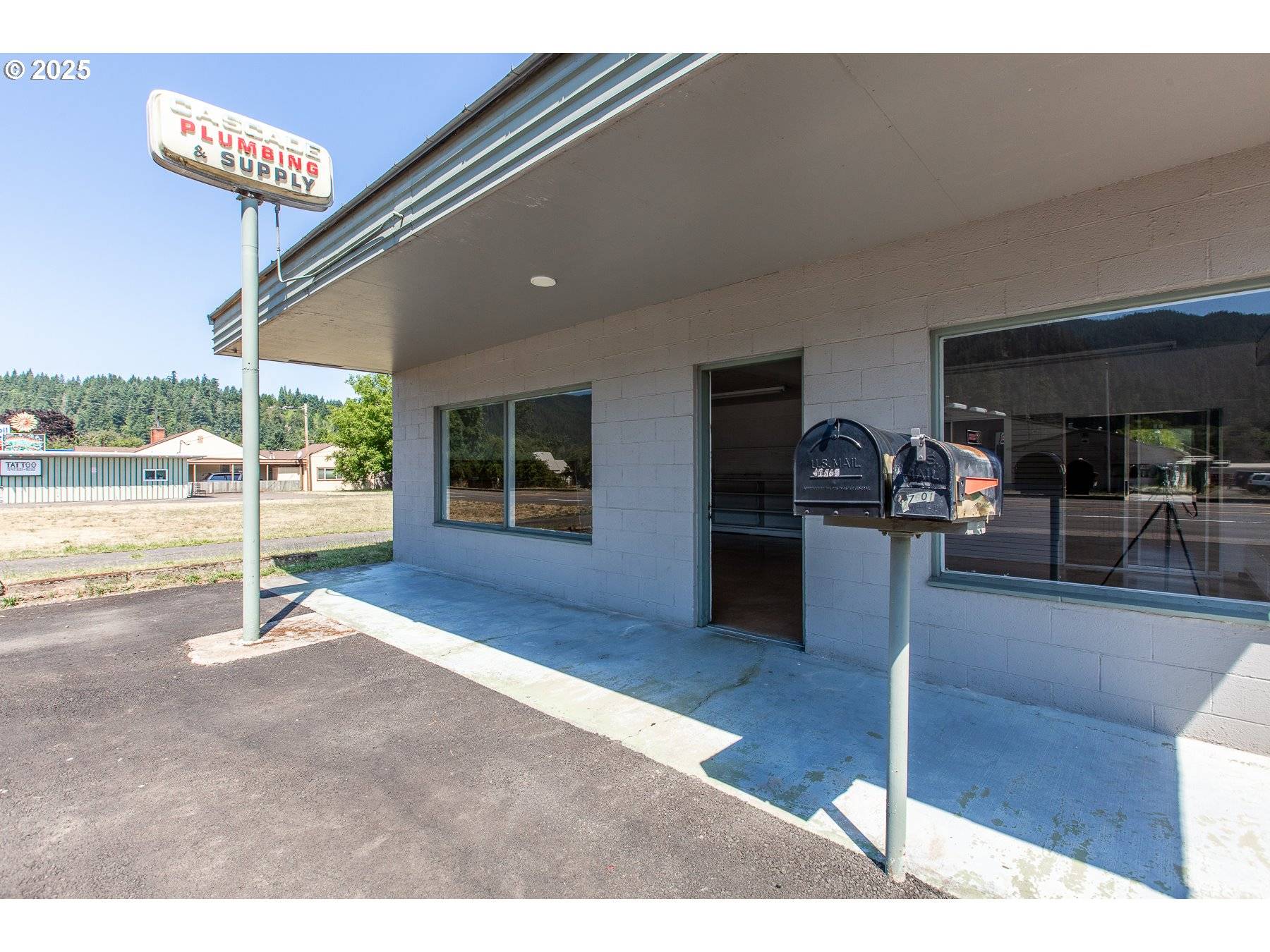 Oakridge, OR 97463,47601 HIGHWAY 58