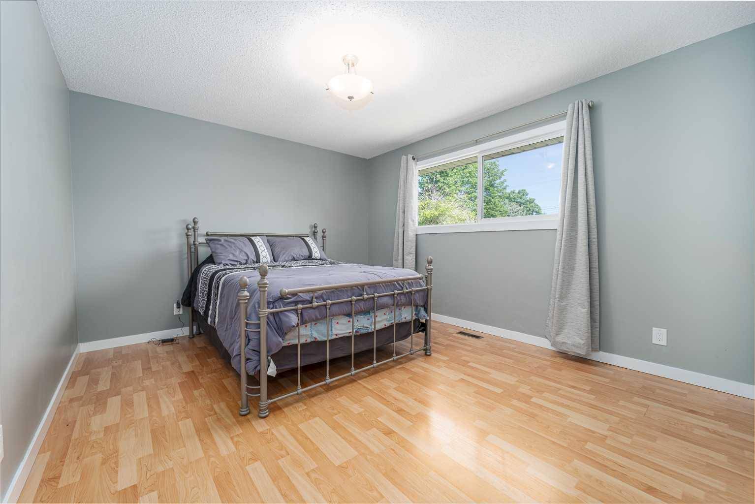 Coaldale, AB T1M 1C2,1004 20 AVE