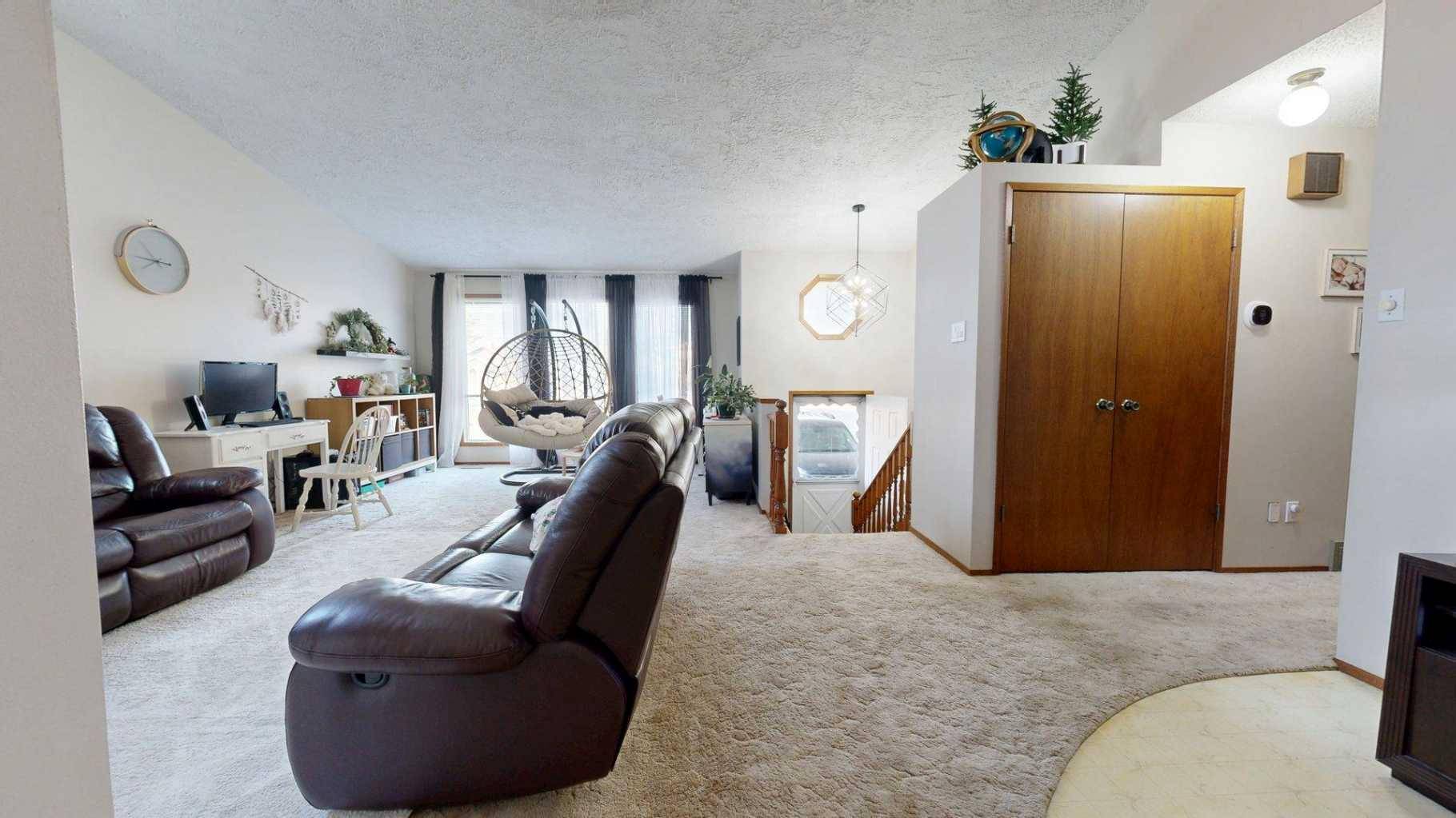 Lethbridge, AB T1K 6M4,23 Mt Blakiston PL West