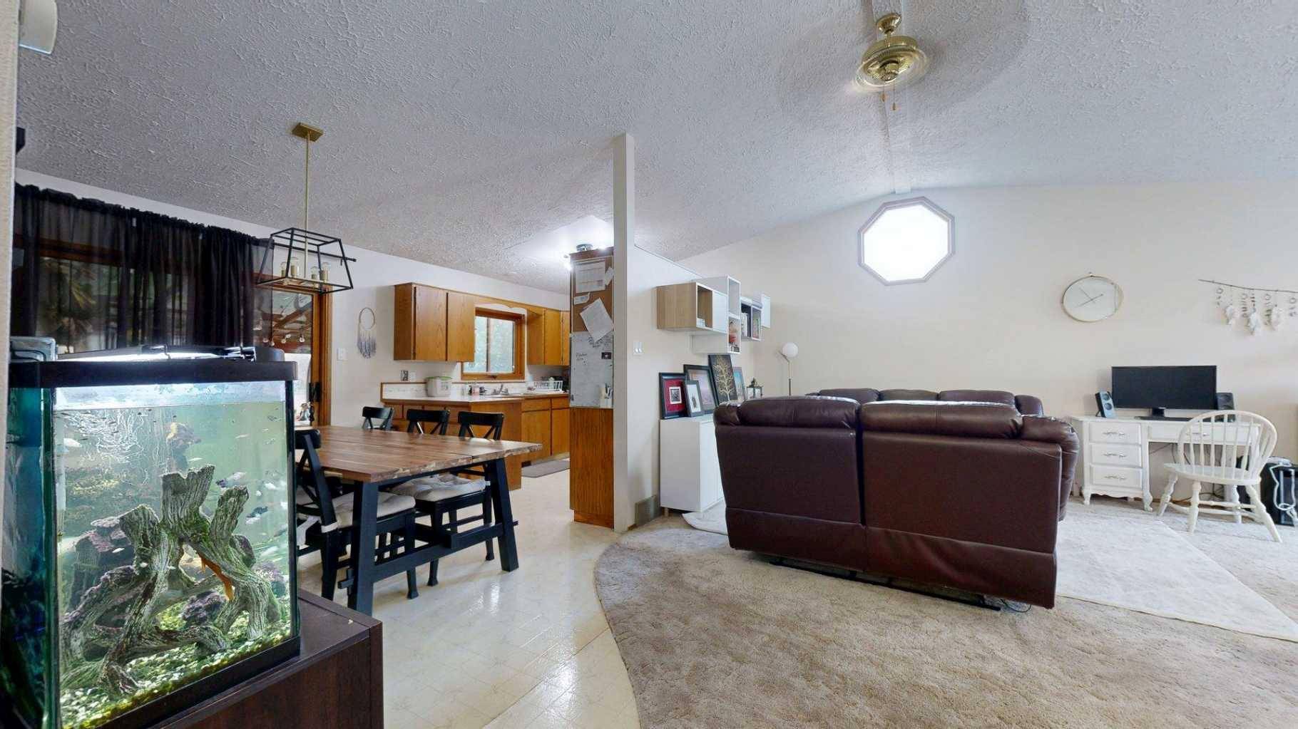 Lethbridge, AB T1K 6M4,23 Mt Blakiston PL W