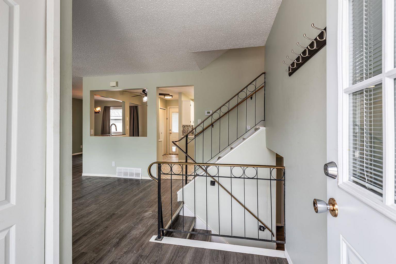 Medicine Hat, AB T1A4A4,16 Red Deer DR SW