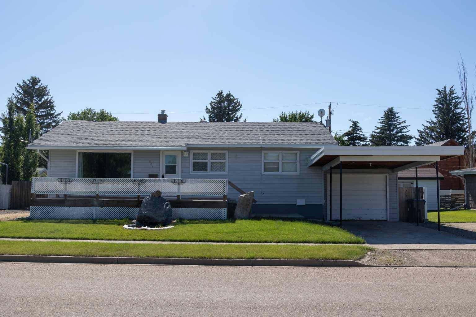 404 2 St E, Foremost, AB T0K 0X0