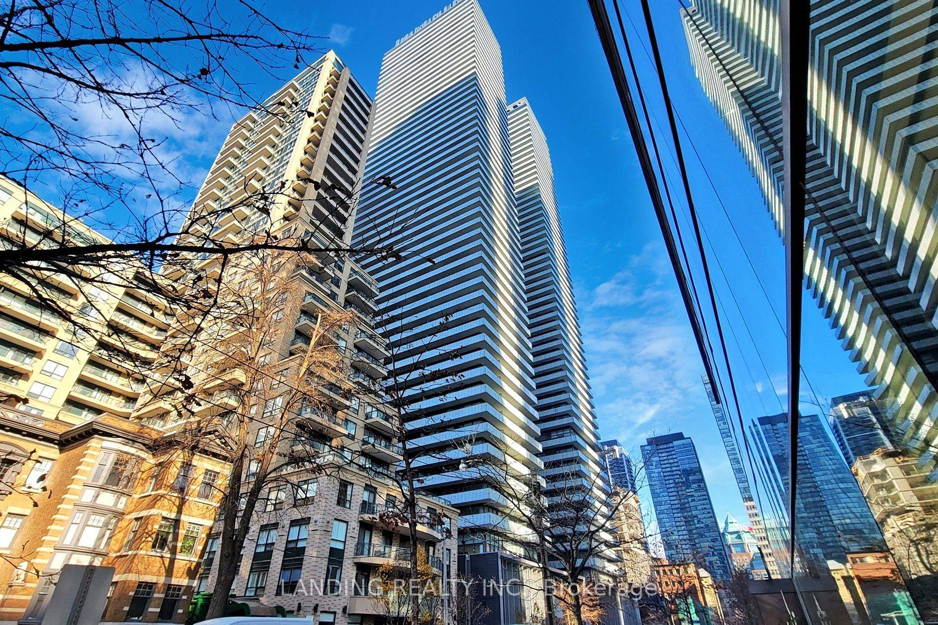 50 Charles ST E #2702, Toronto C08, ON M4Y 1T1