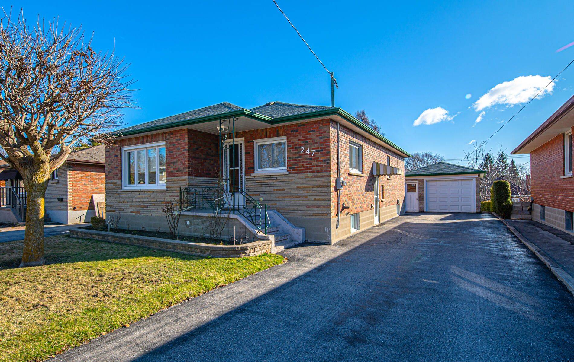 247 Chadburn ST, Oshawa, ON L1H 5V5