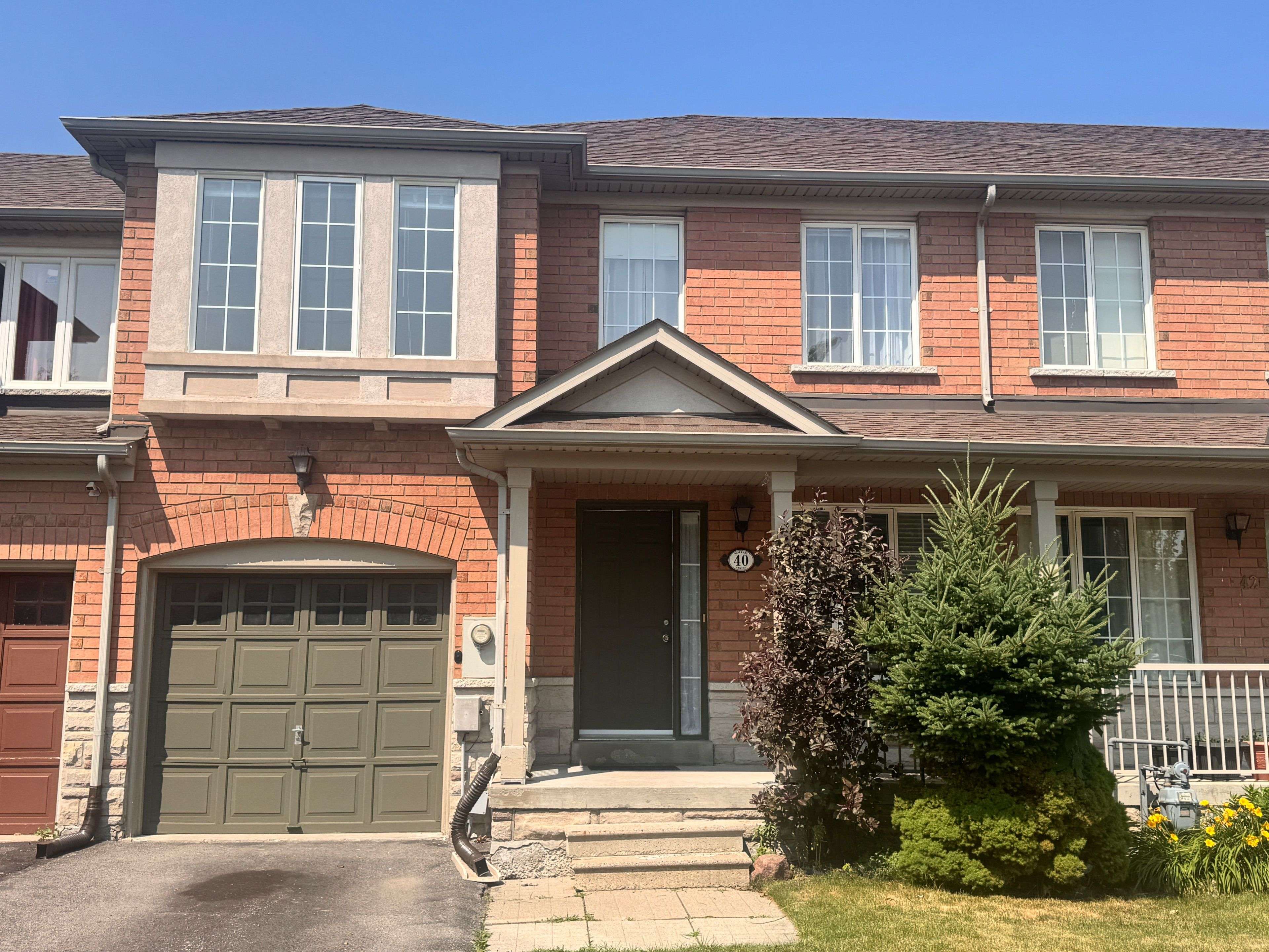40 Moresby ST, Richmond Hill, ON L4B 4K9