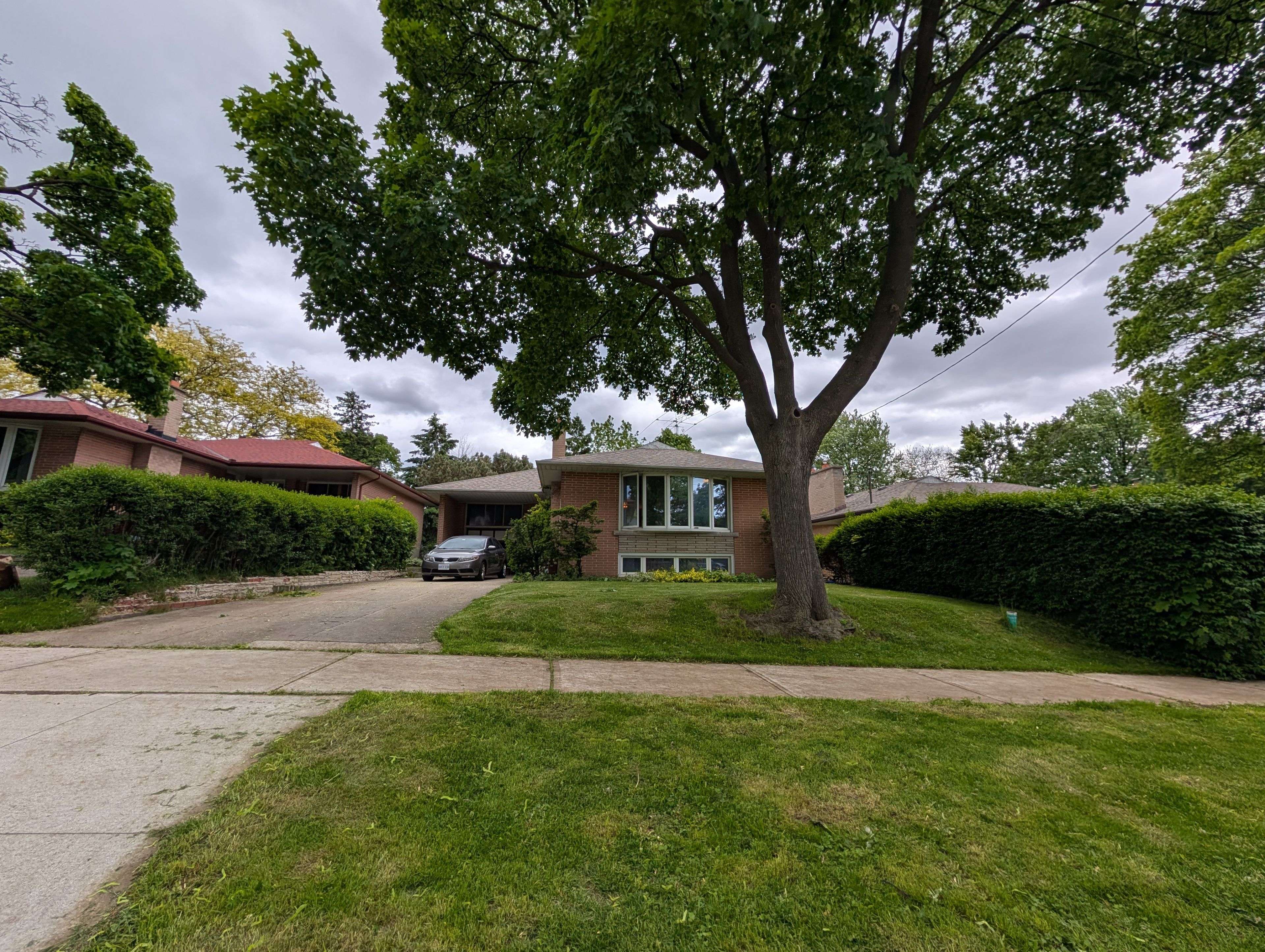 Toronto W08, ON M9B 6A5,21 Dalegrove CRES