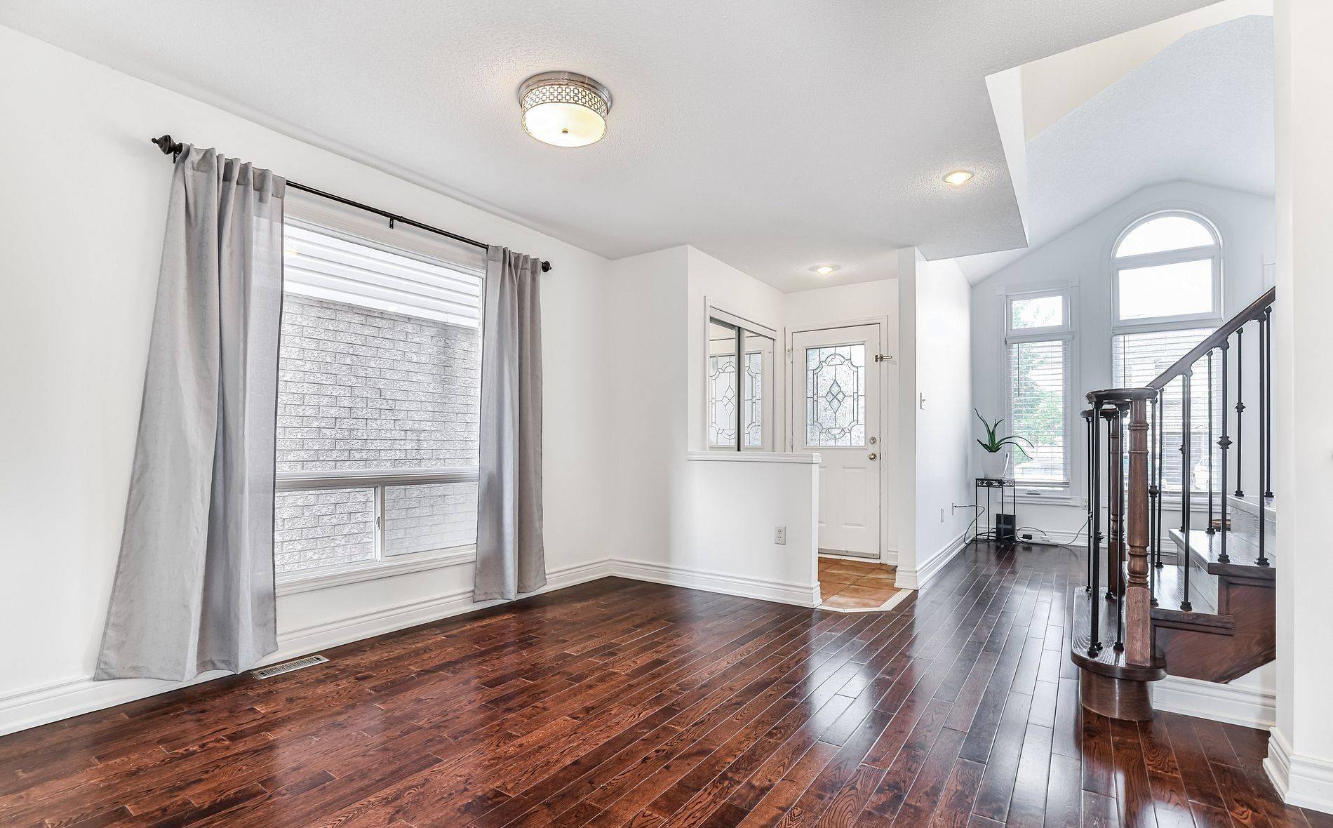 Burlington, ON L7L 6P1,5141 Oakley DR
