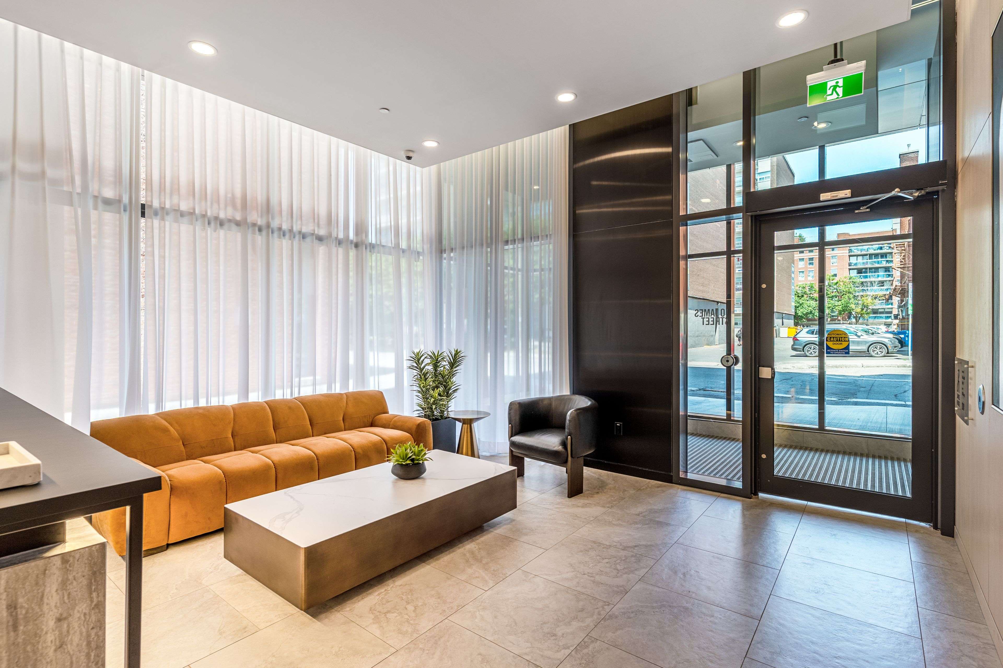 Ottawa Centre, ON K2P 1T2,10 James ST #202