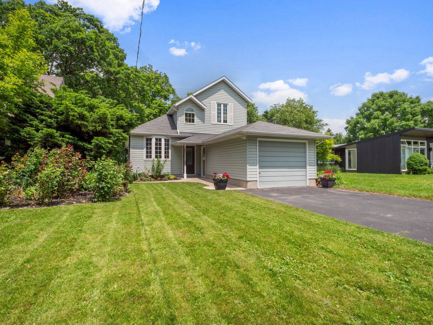 48 Henley DR, St. Catharines, ON L2N 4A9