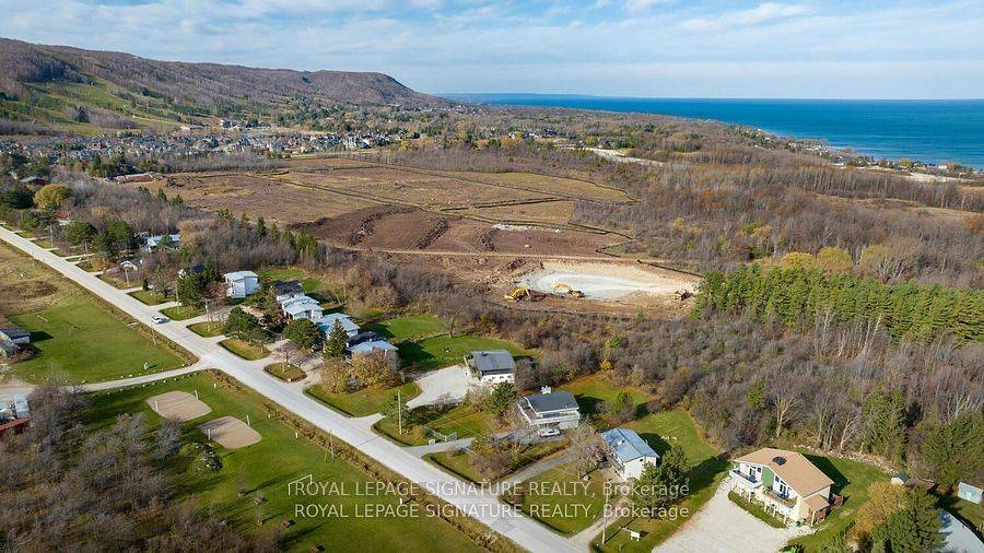 Blue Mountains, ON L9Y 3Z2,163 Tyrolean LN