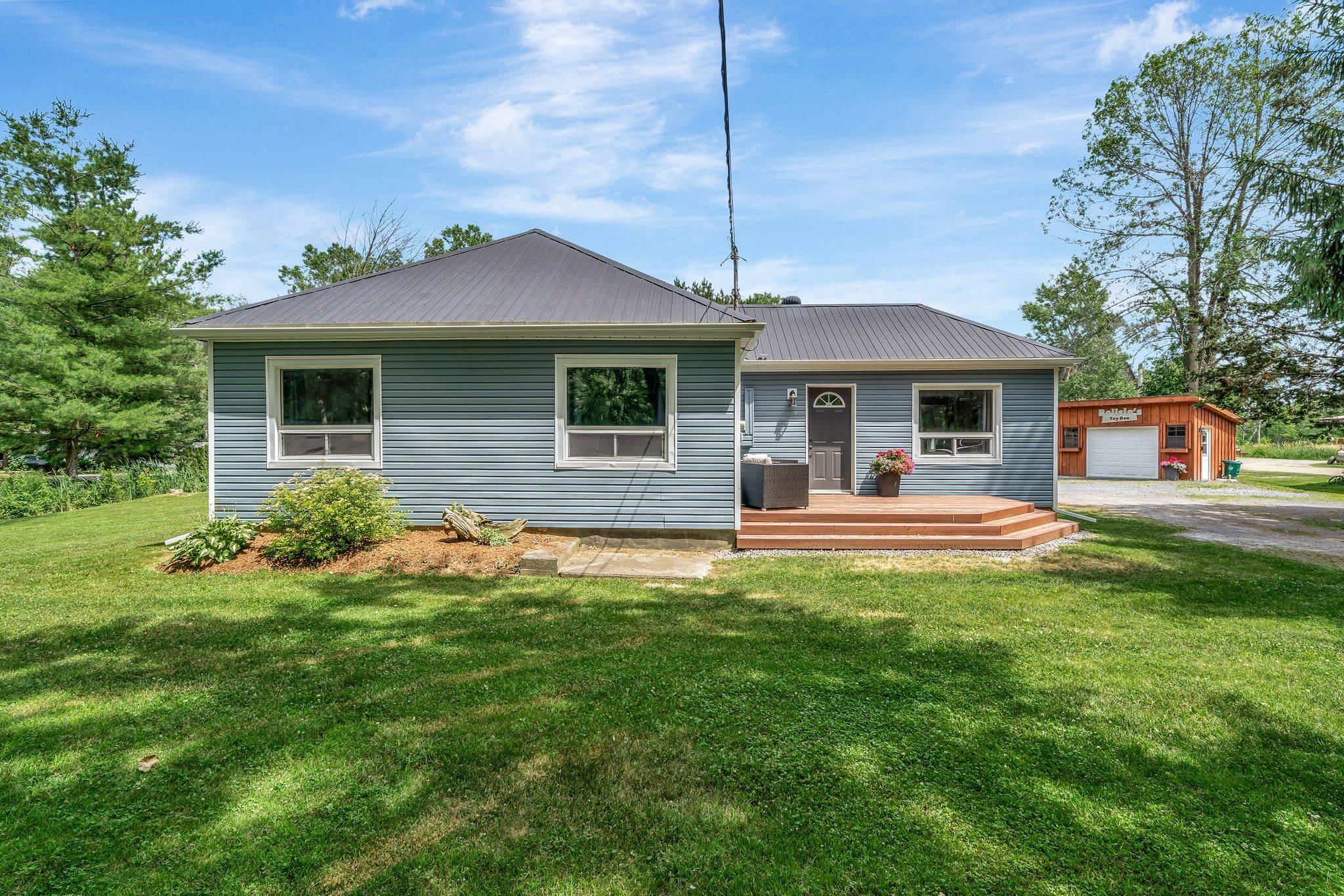 256 OLD MADOC RD, Belleville, ON K0K 2B0