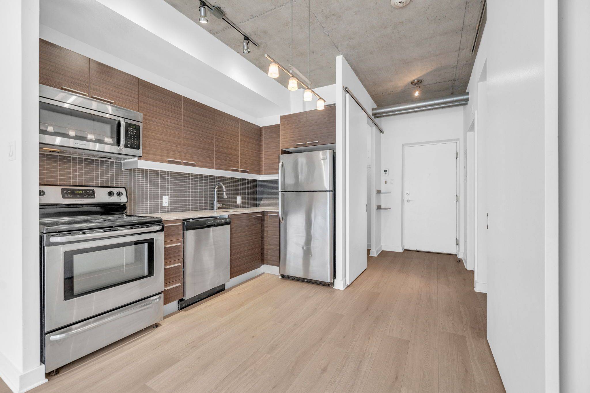 Ottawa Centre, ON K2P 0R4,354 GLADSTONE AVE #602