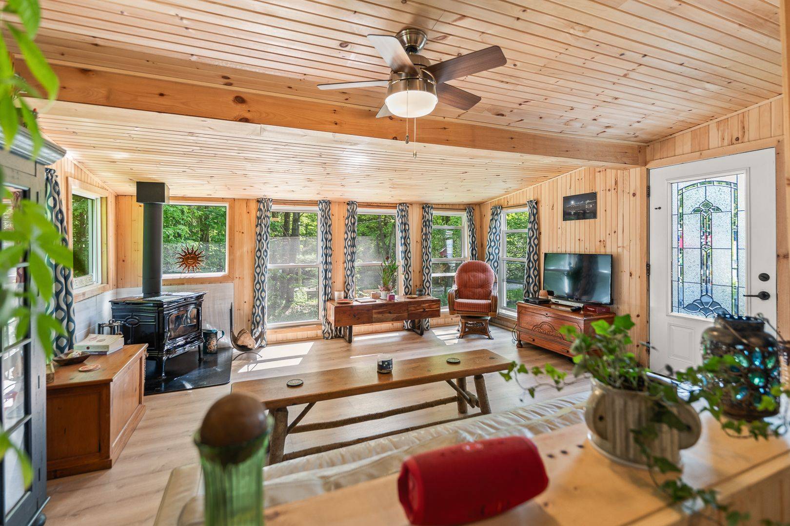 Muskoka Lakes, ON P0B 1M0,1053 Cutler RD
