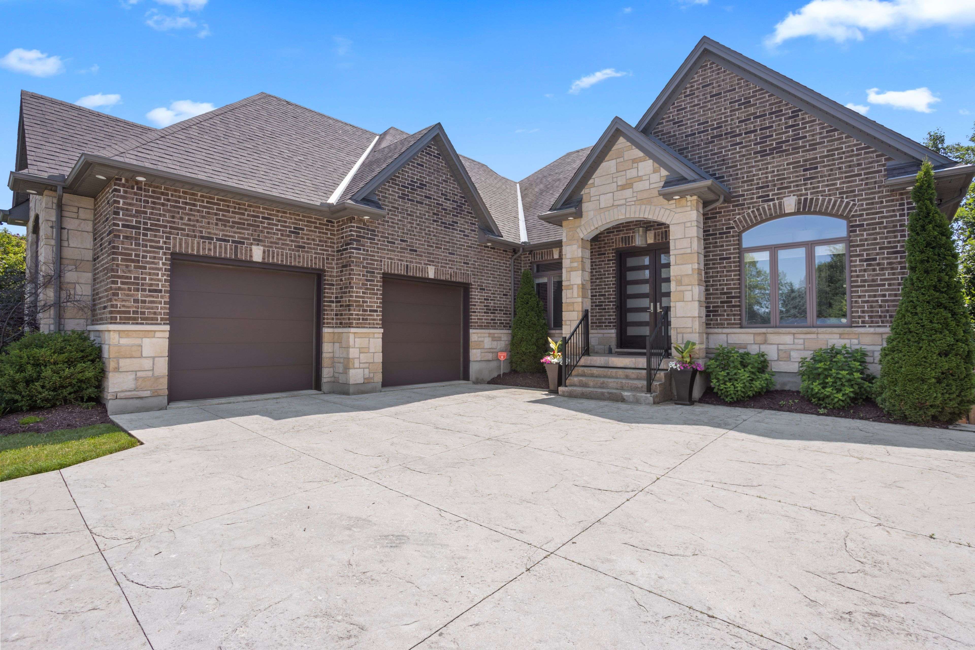 London South, ON N6P 0A1,7071 Clayton WALK