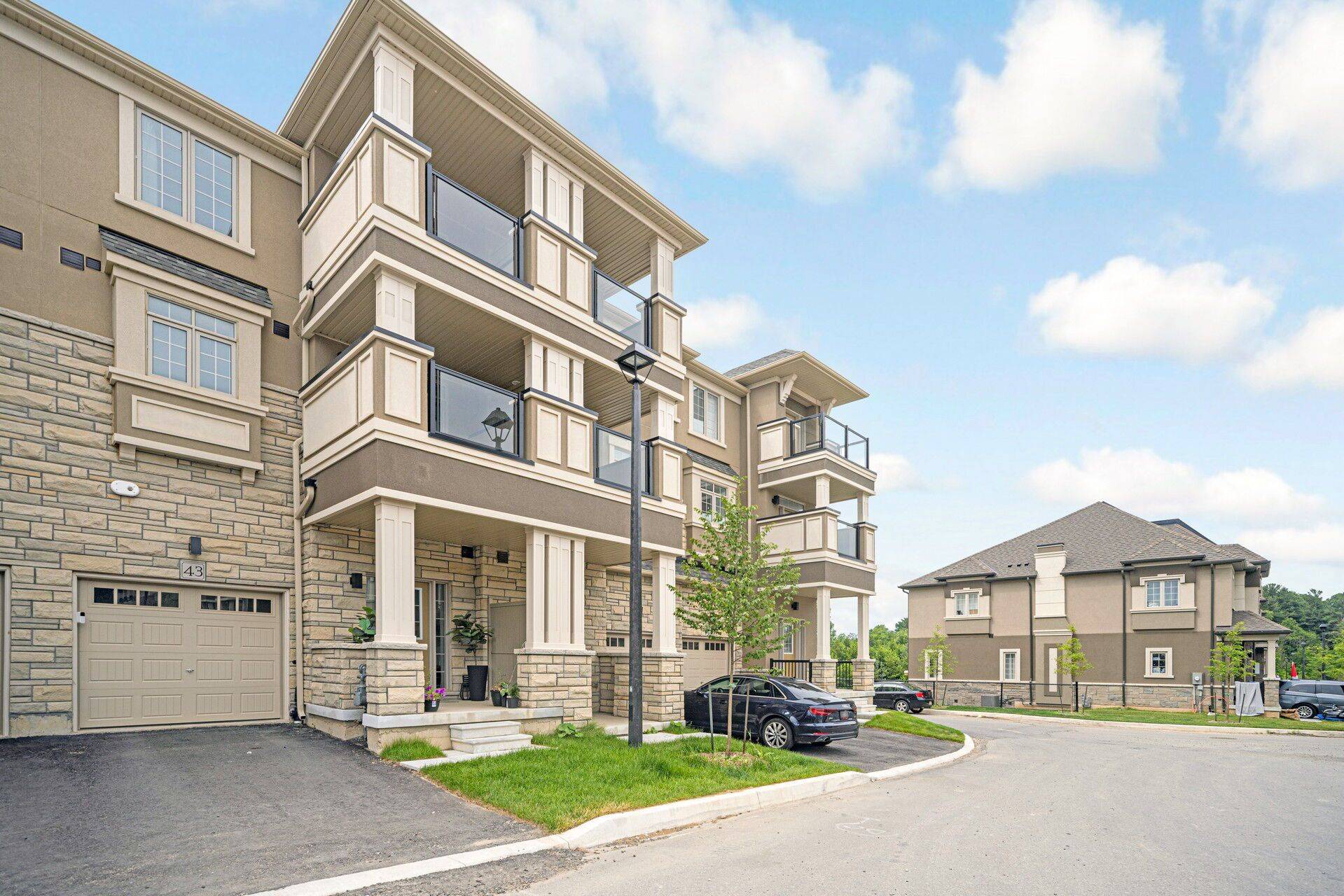 Hamilton, ON L9G 3K9,305 Garner RD #43