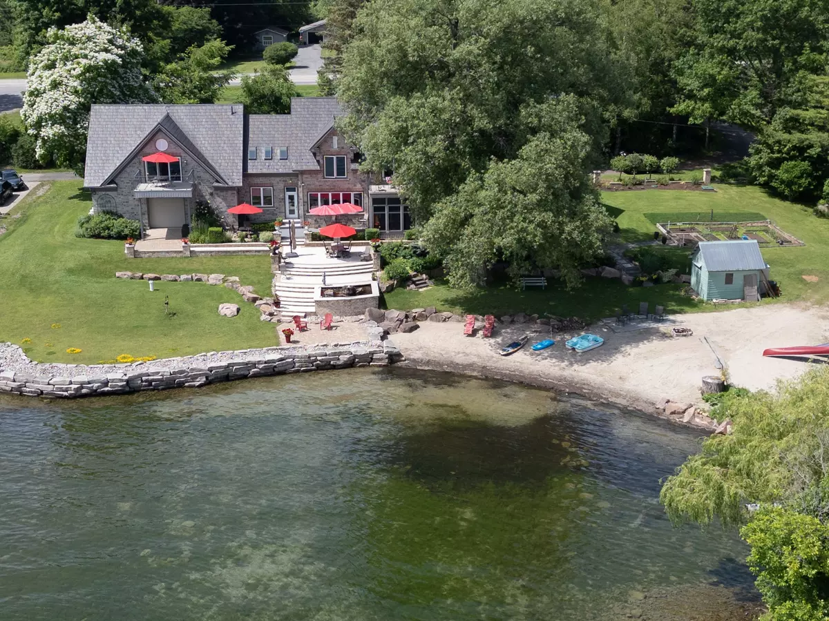 Leeds And The Thousand Islands, ON K7G 2V4,147 1000 Island Pkwy