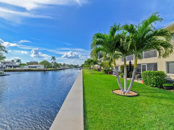 Pompano Beach, FL 33060,912 Pine Dr #102