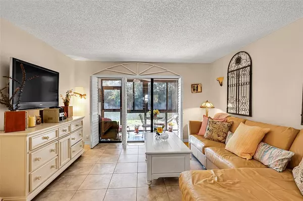 Coconut Creek, FL 33066,3860 Carambola Cir #N 2957