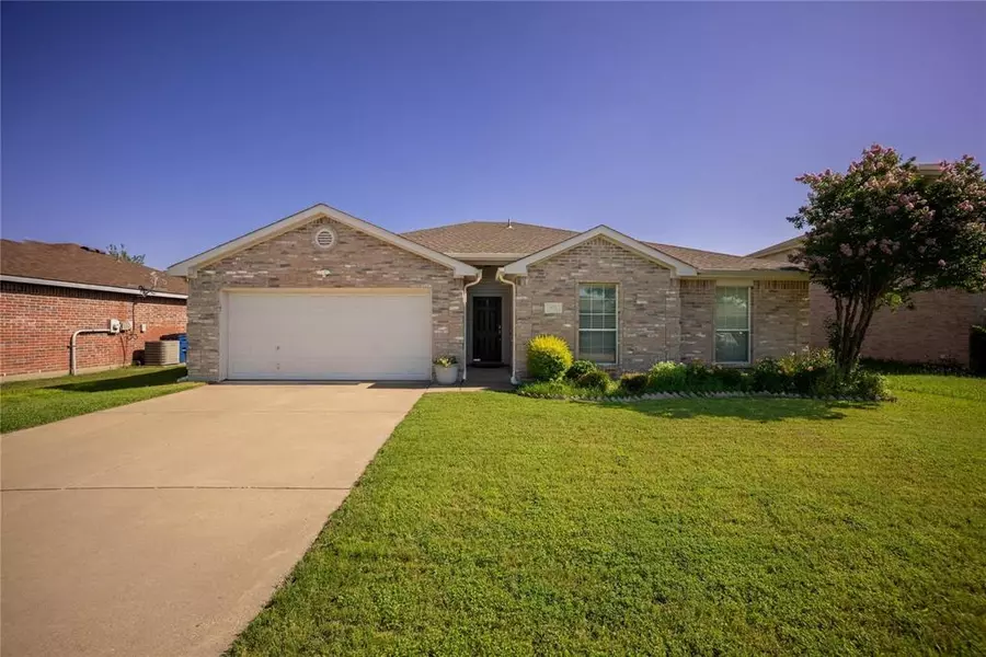 423 Murphy Road, Burleson, TX 76028