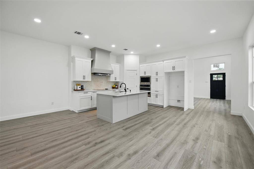 Fort Worth, TX 76106,3220 N Houston
