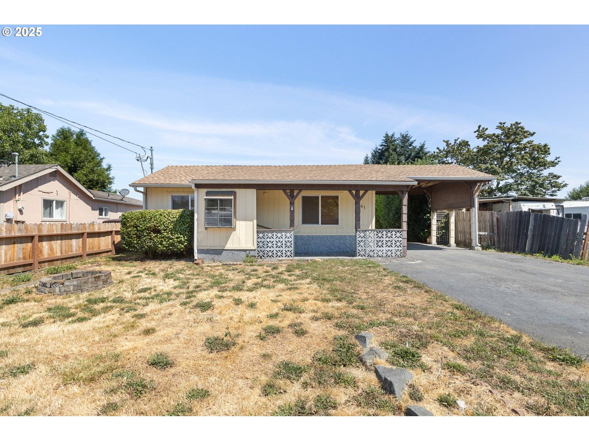 Dillard, OR 97432,141 5TH ST