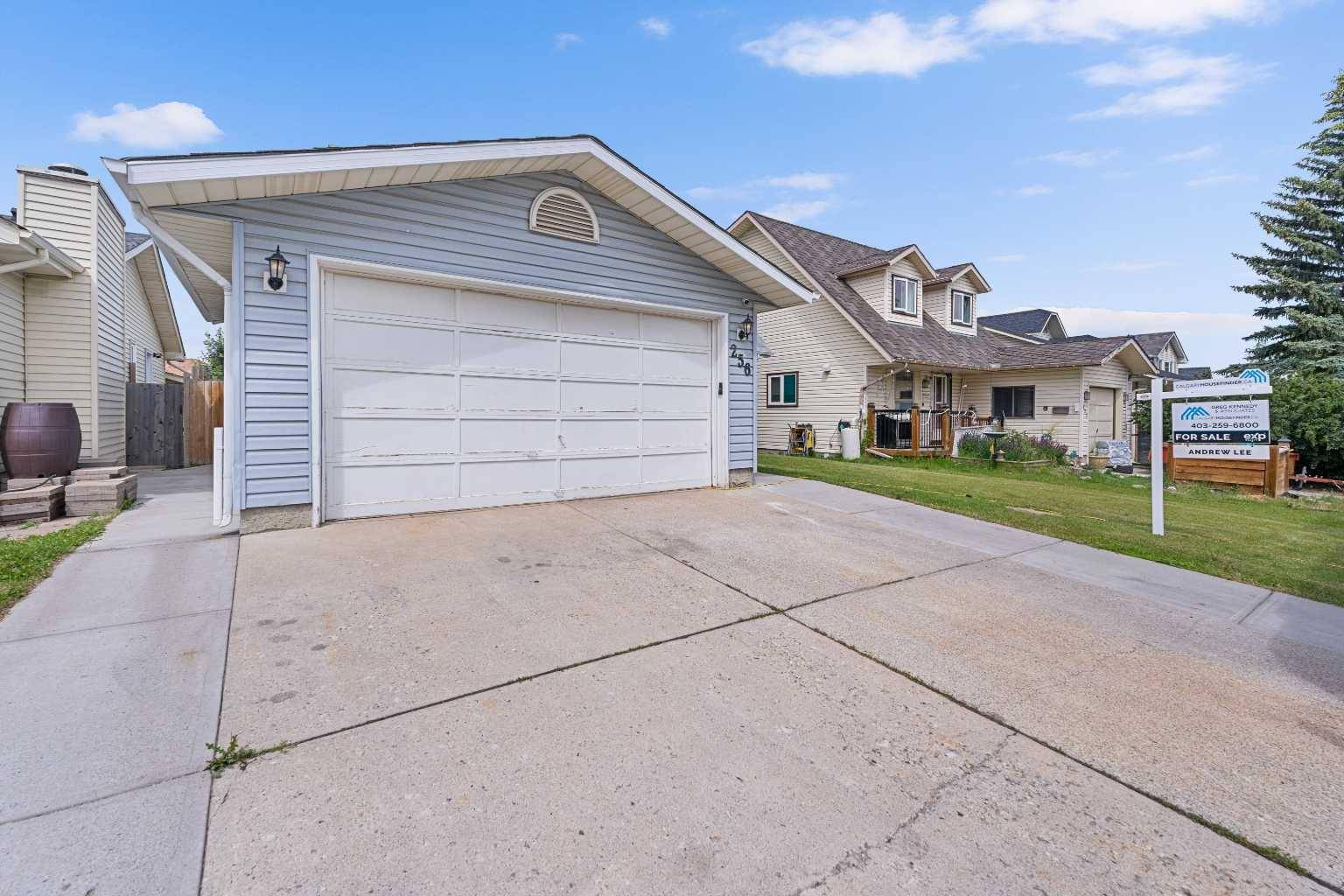 Calgary, AB T2L 1B8,256 Scenic WAY Northwest