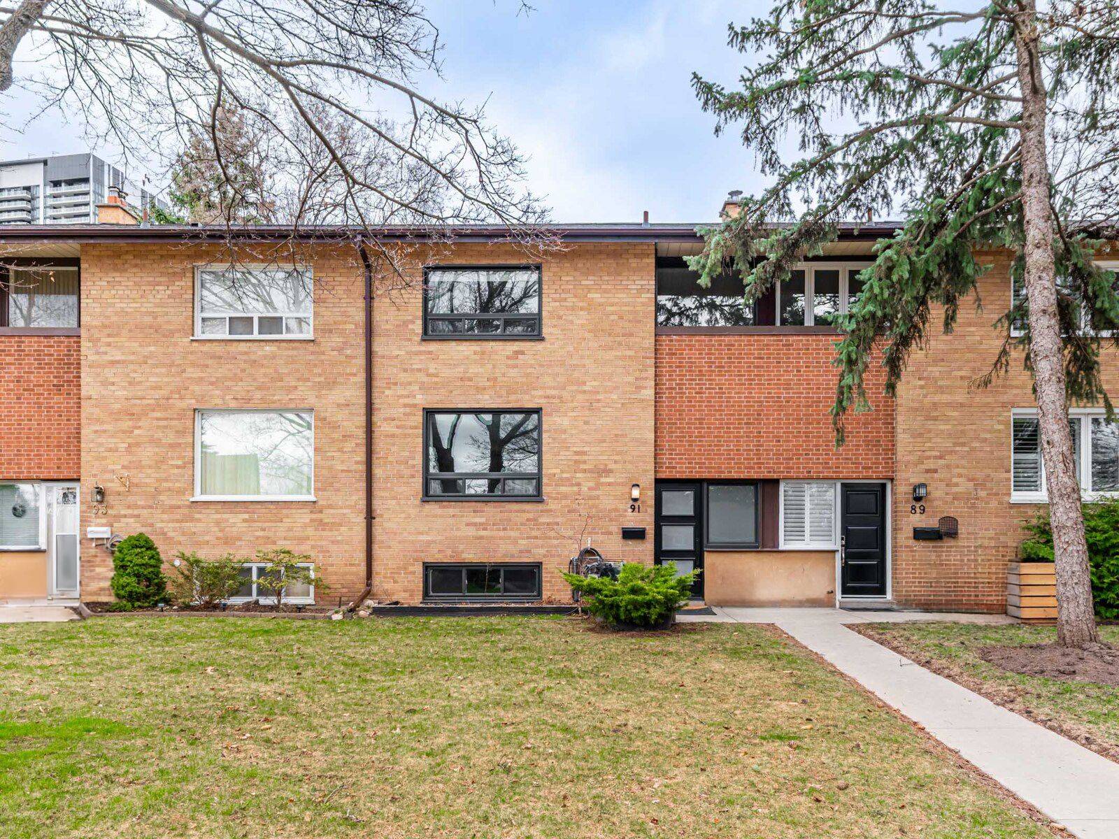 91 Southill DR, Toronto C13, ON M3C 2H9