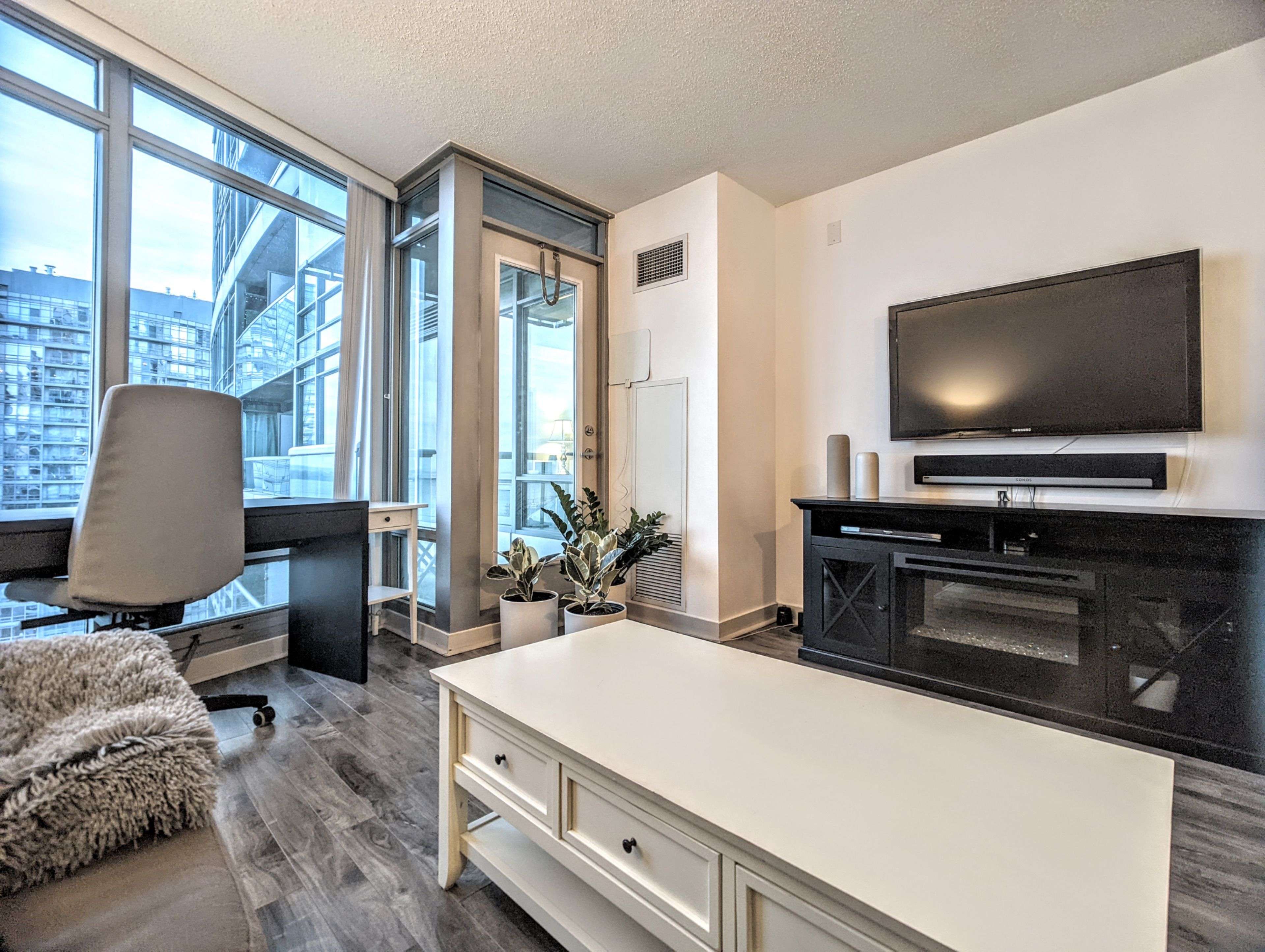 Toronto C01, ON M5V 3S2,81 Navy Wharf CT #2216