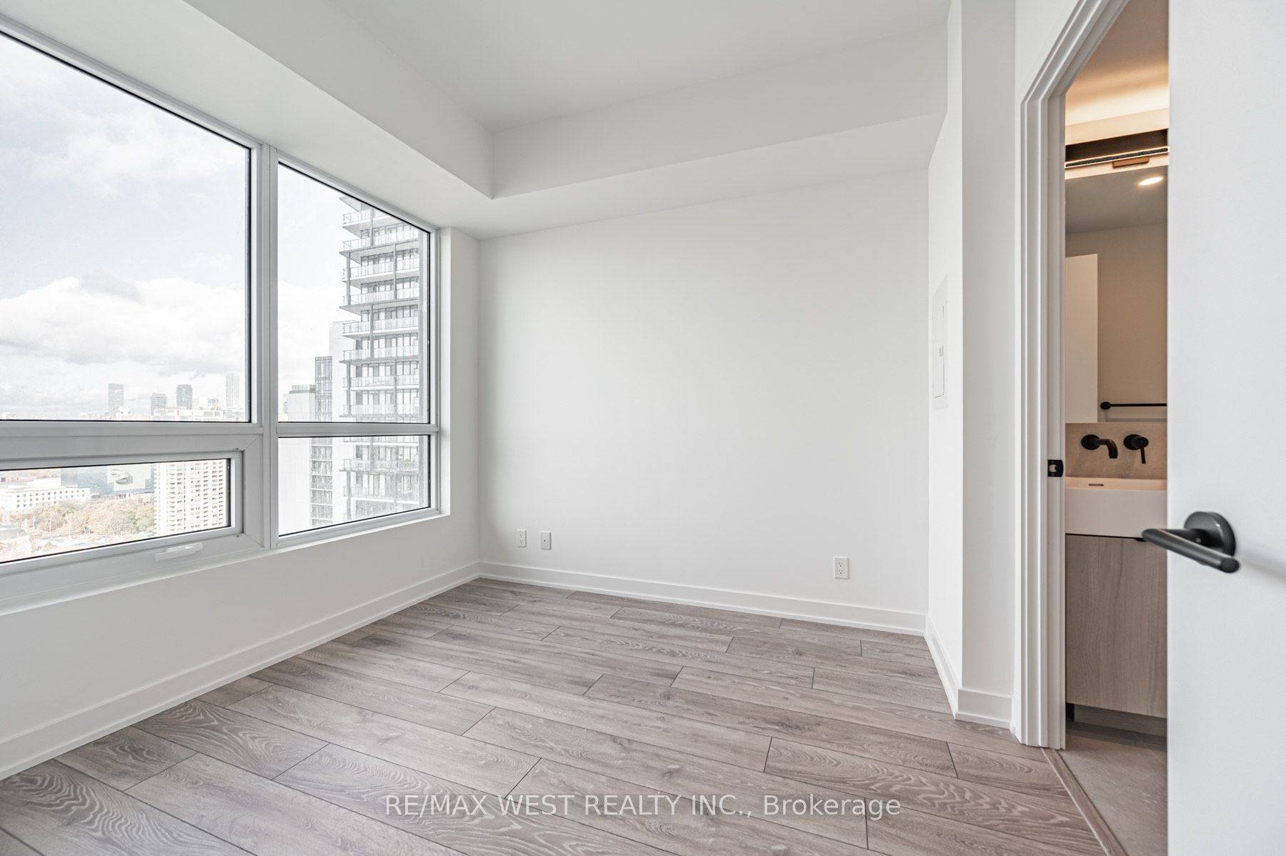 Toronto C01, ON M5V 2G7,108 Peter ST #2601