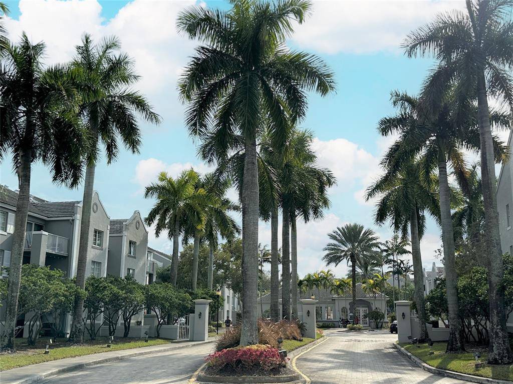 Pembroke Pines, FL 33025