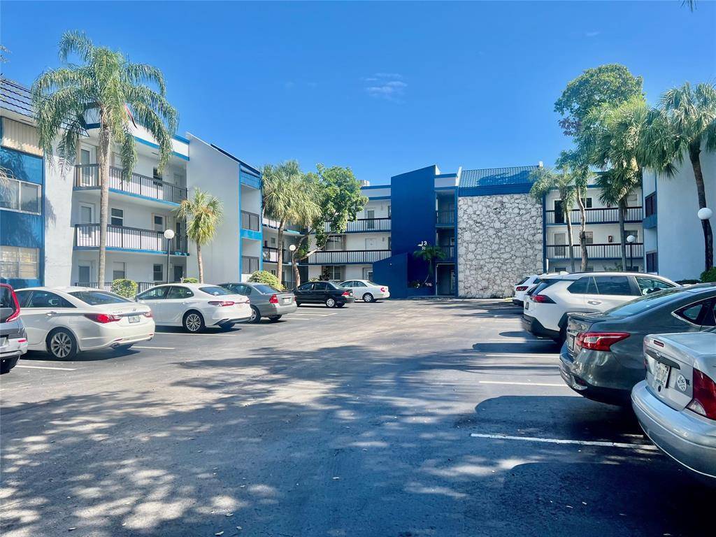 3100 Holiday Springs Blvd #108, Margate, FL 33063