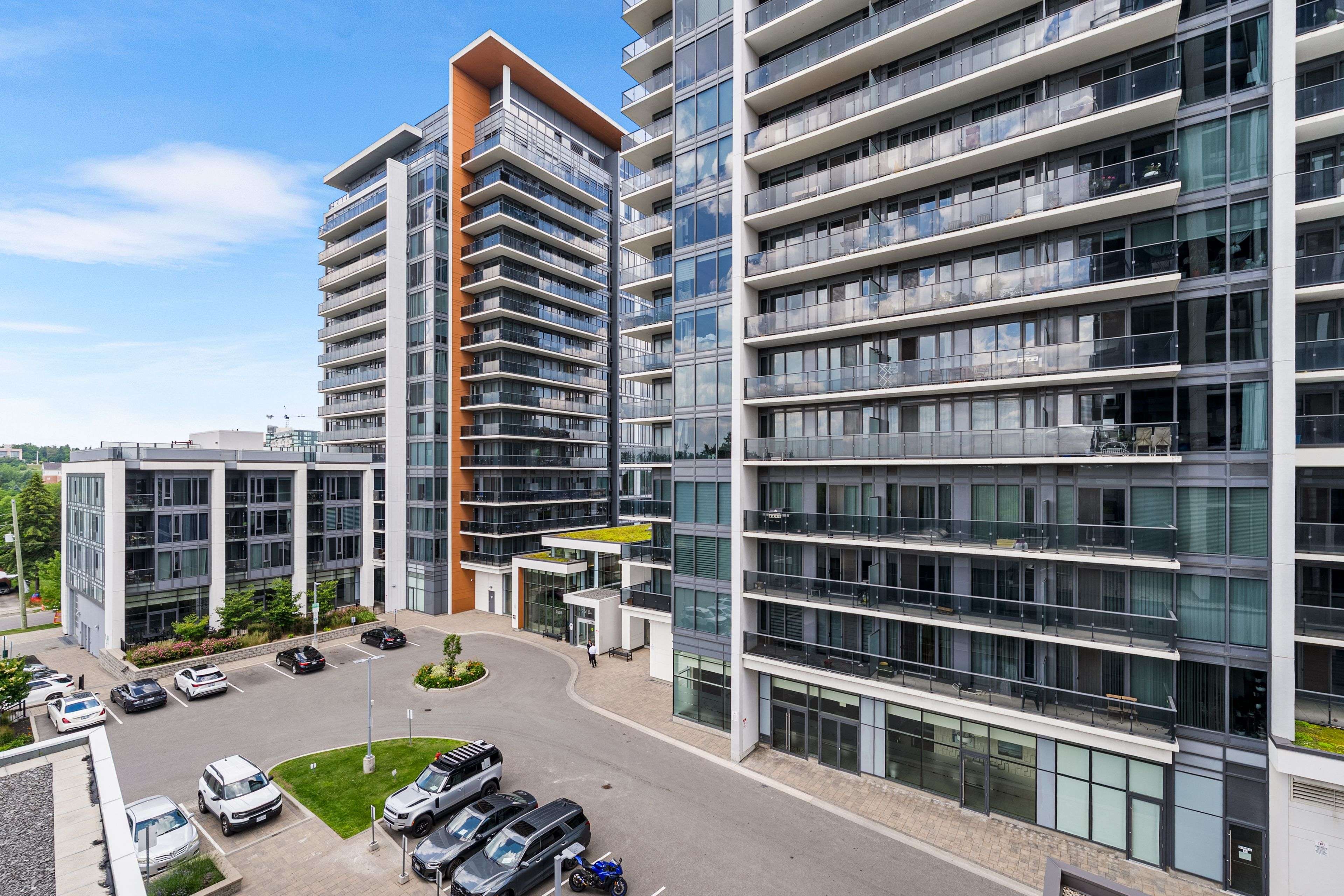 Richmond Hill, ON L4C 0X5,9618 Yonge ST #509