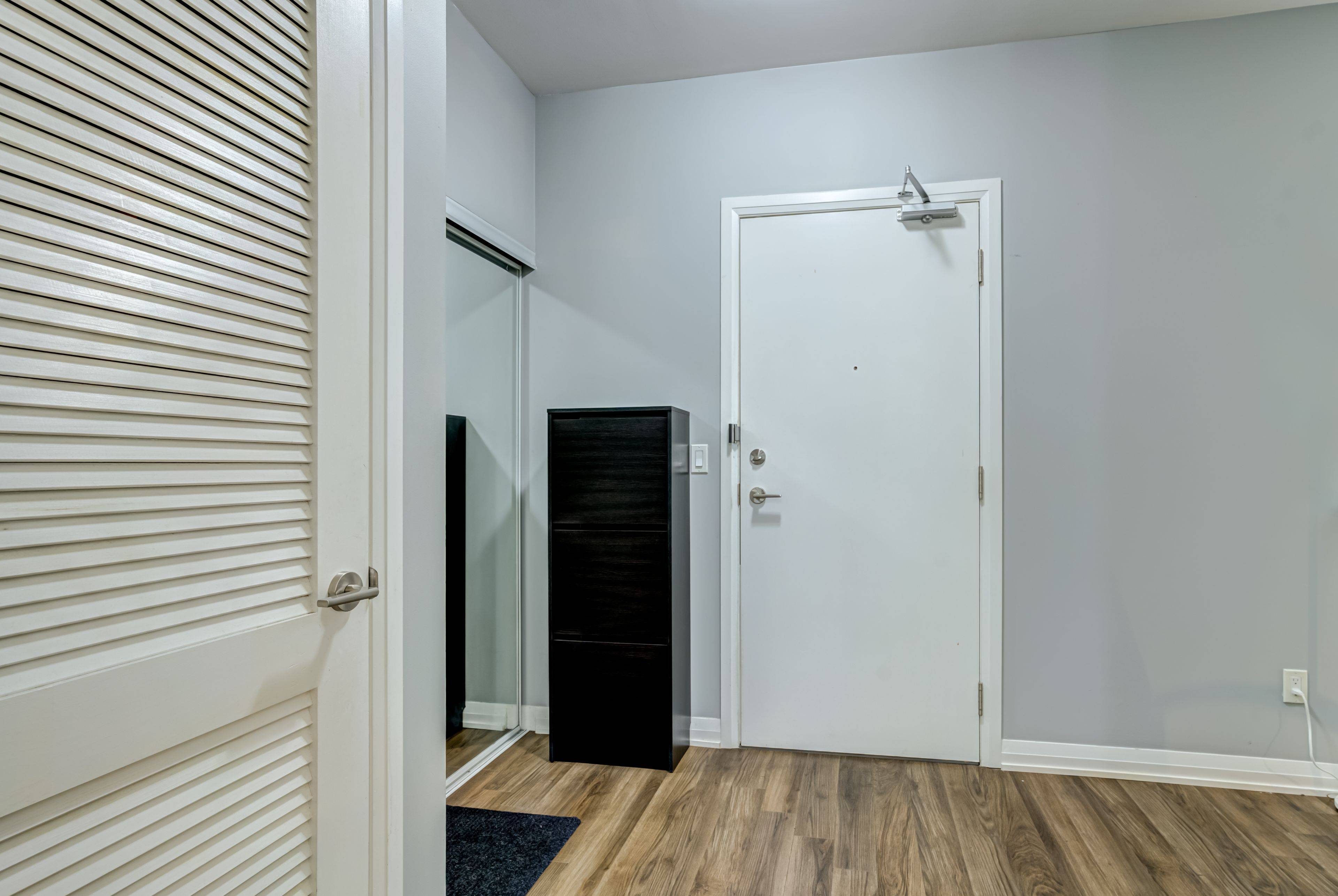 Richmond Hill, ON L4B 0G9,65 Oneida CRES #109
