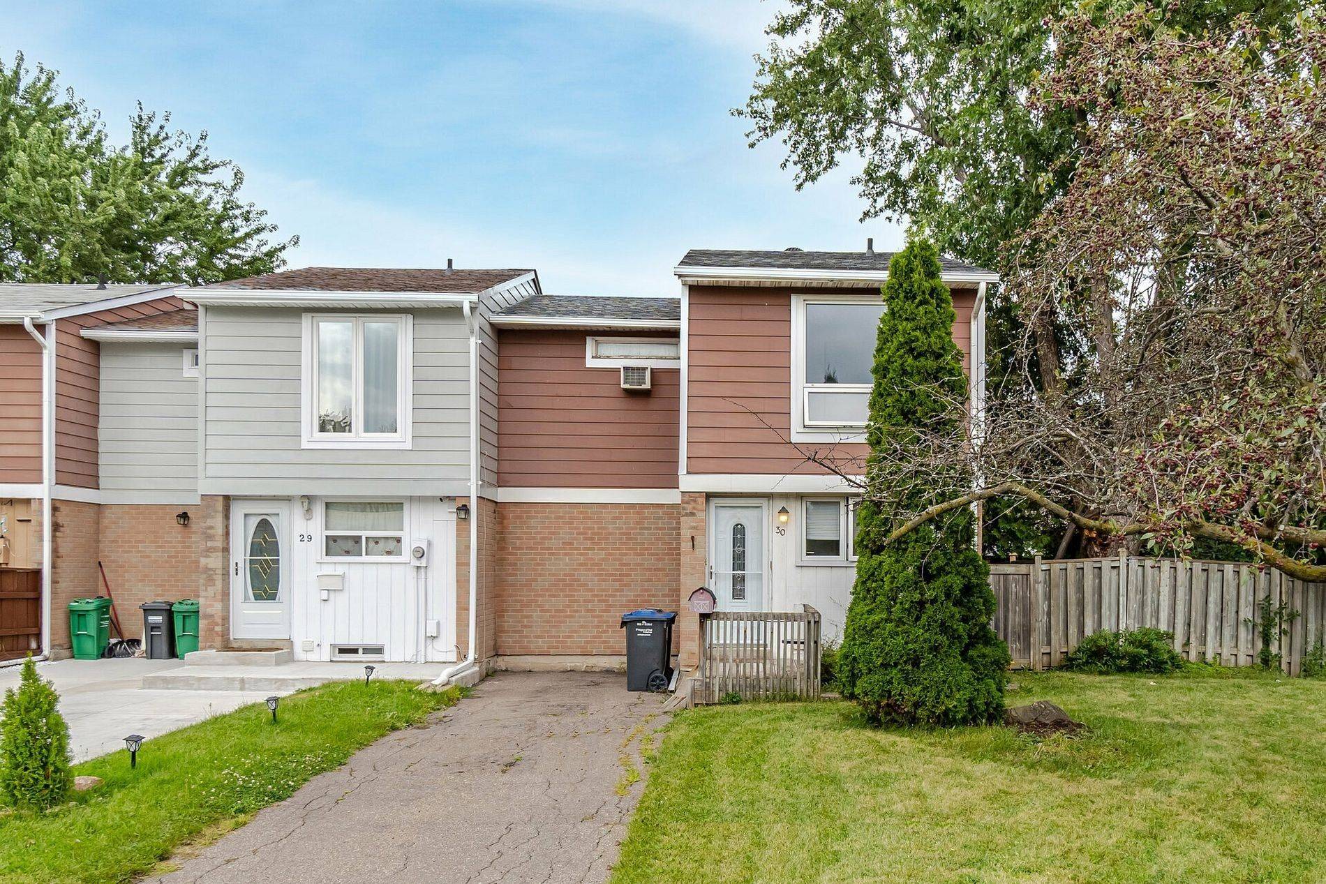 Brampton, ON L6S 2B3,30 Hardcastle CT