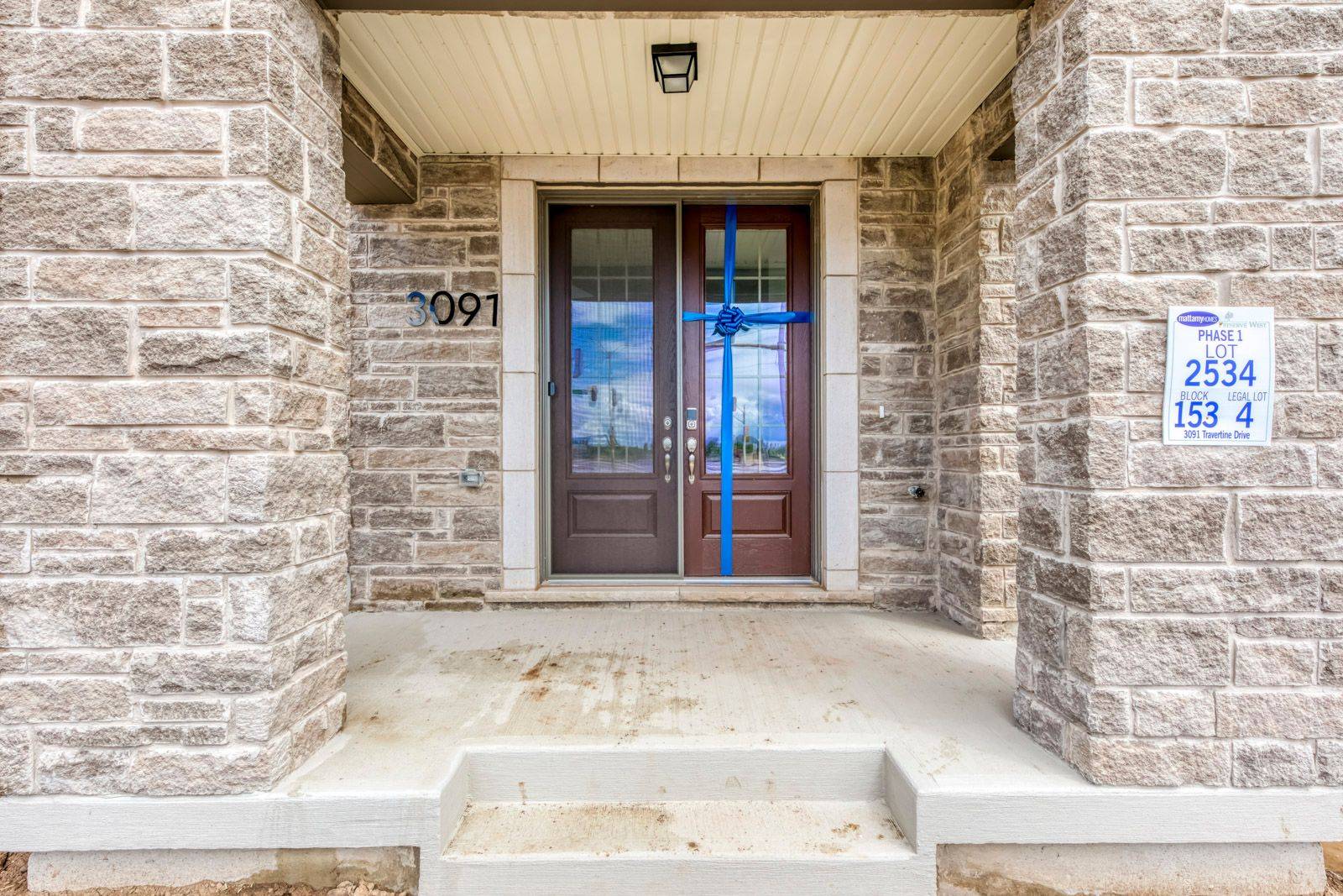 Oakville, ON L6M 5N9,3091 Travertine DR