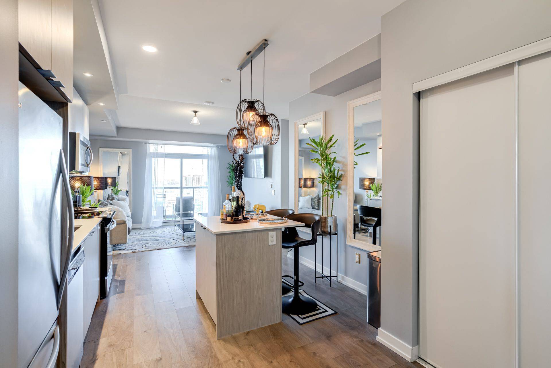 Kitchener, ON N2H 0C9,55 Duke ST W #1307