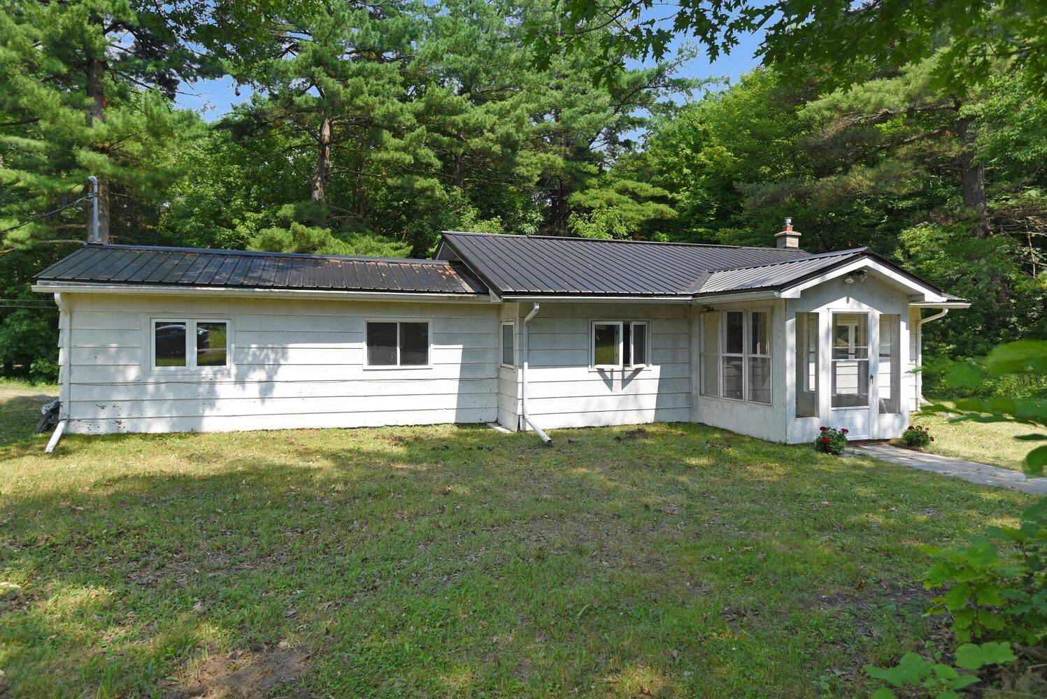 Athens, ON K0E 1B0,573 County Park RD