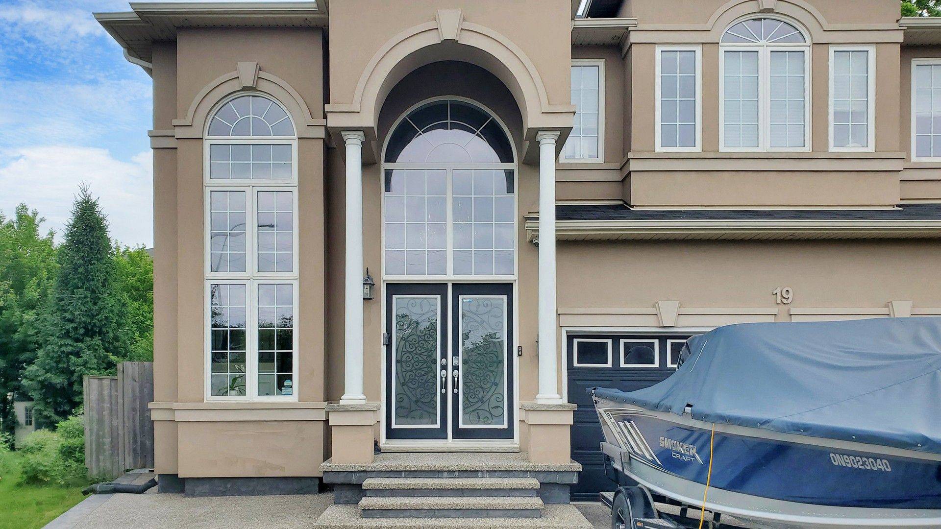 Hamilton, ON L9K 0A8,19 Charity CT