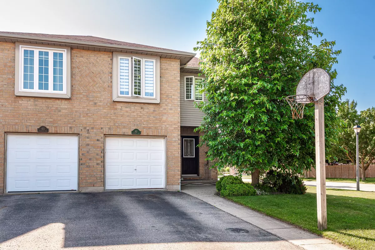 Stratford, ON N5A 7S7,421 Greenwood DR