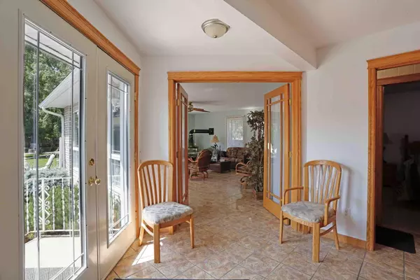 Brooks, AB T1R0L9,11 Lakeview CRES E